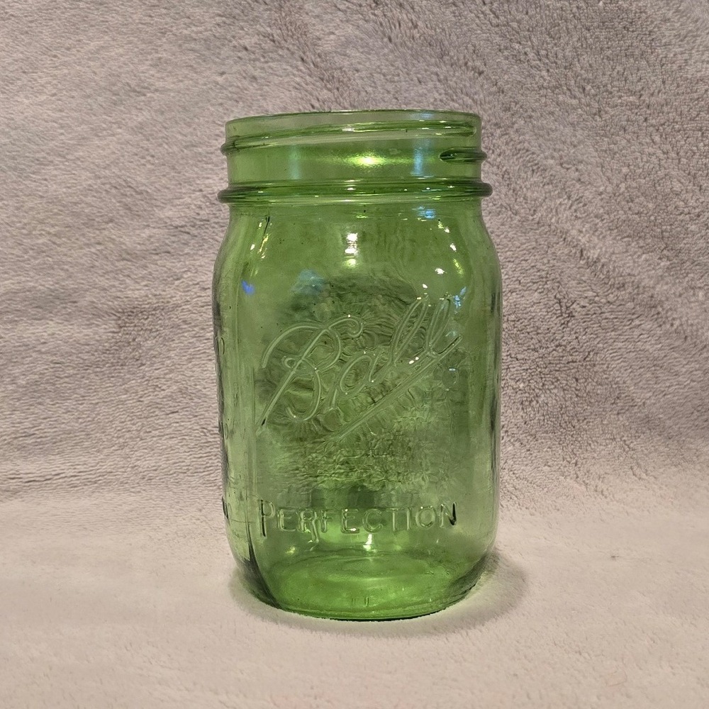Ball Heritage Collection Green Mason Jar 1913-1915 100 Year Anniversary Pint